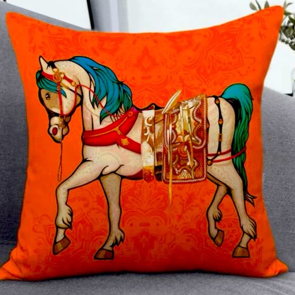 💐🔵Set of 2 - Horse Print Cushion Covers Without Filler - Picture 5 of 8